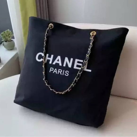 VIP GWP Black Tote Bag - Picture 1 of 5